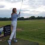 Po uderzeniukijem golfowym